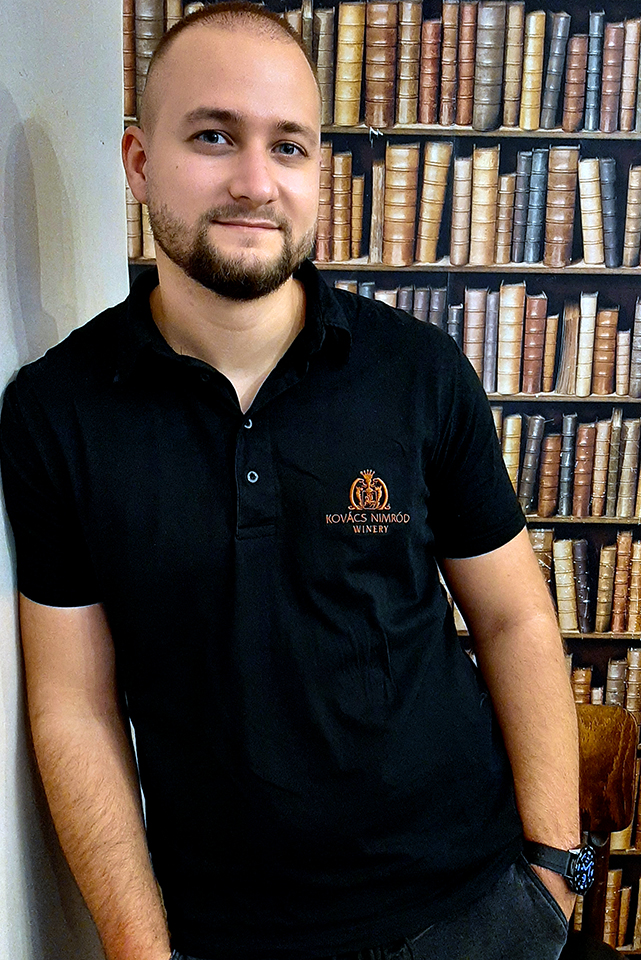 bikaverkostolo 16