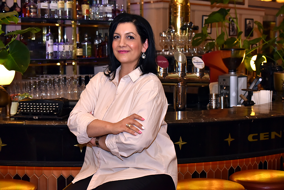 zeneakavéházban 03